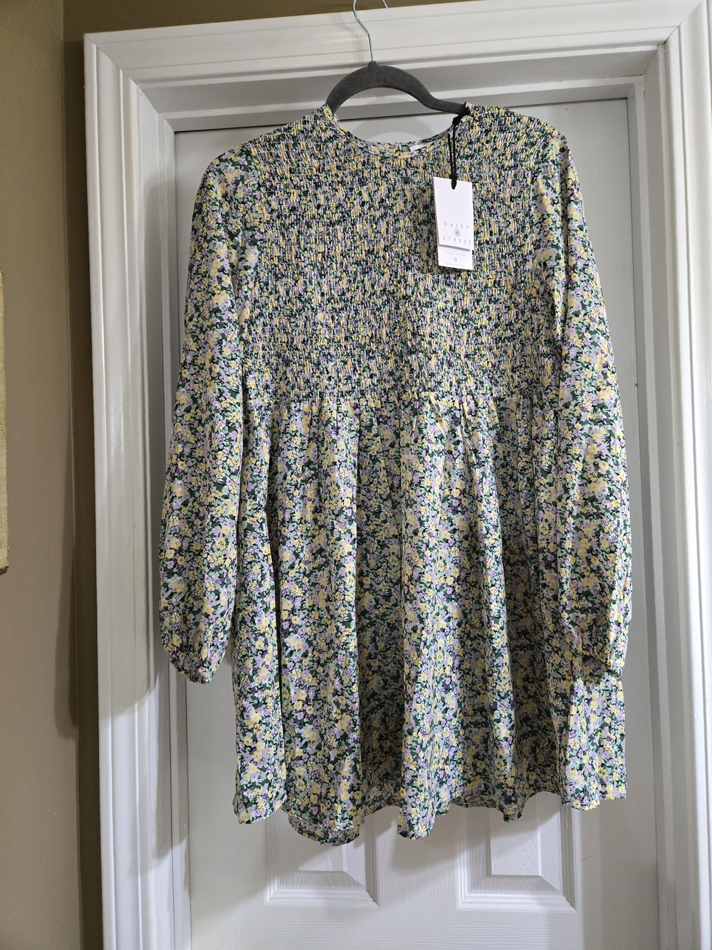 NWT Daisy Street Floral Smocked Top Long-Sleeve Dress Size Medium
